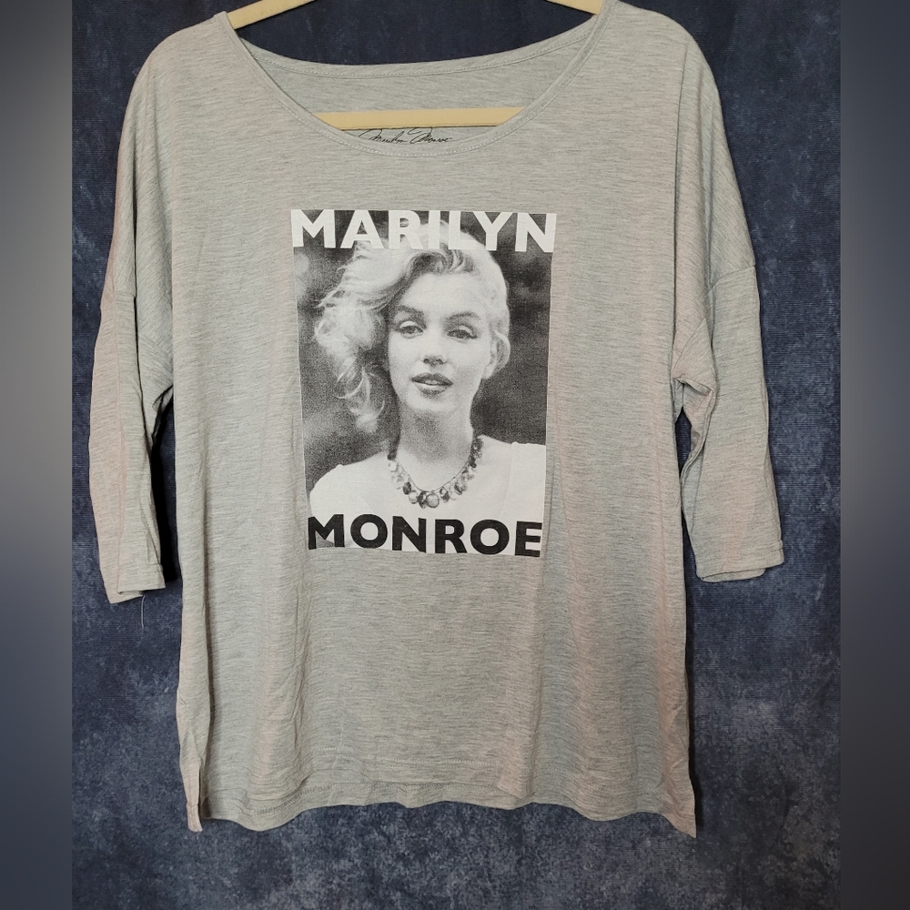 ✨️3/$25✨️ Women's Gray Marilyn Monroe 3 1/4 Sleeve Graphic Top